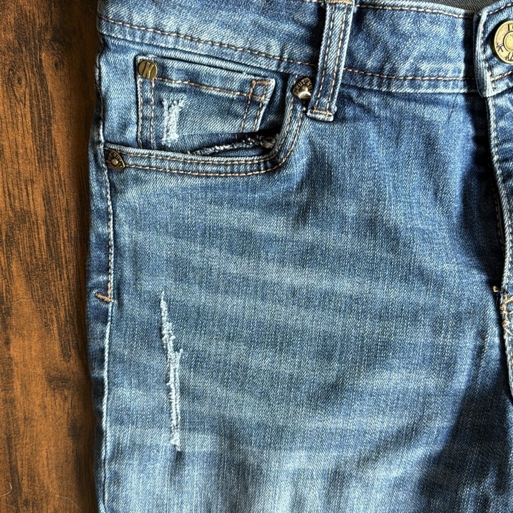 Kut From The Cloth size 10 Denim Stretch Shorts (F9) - Picture 3 of 8